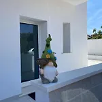 Zulie Rooms